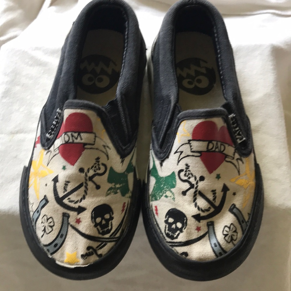 Super cute and rare toddler sneakers.